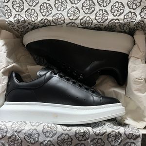 Alexander McQueen Oversized Sneaker